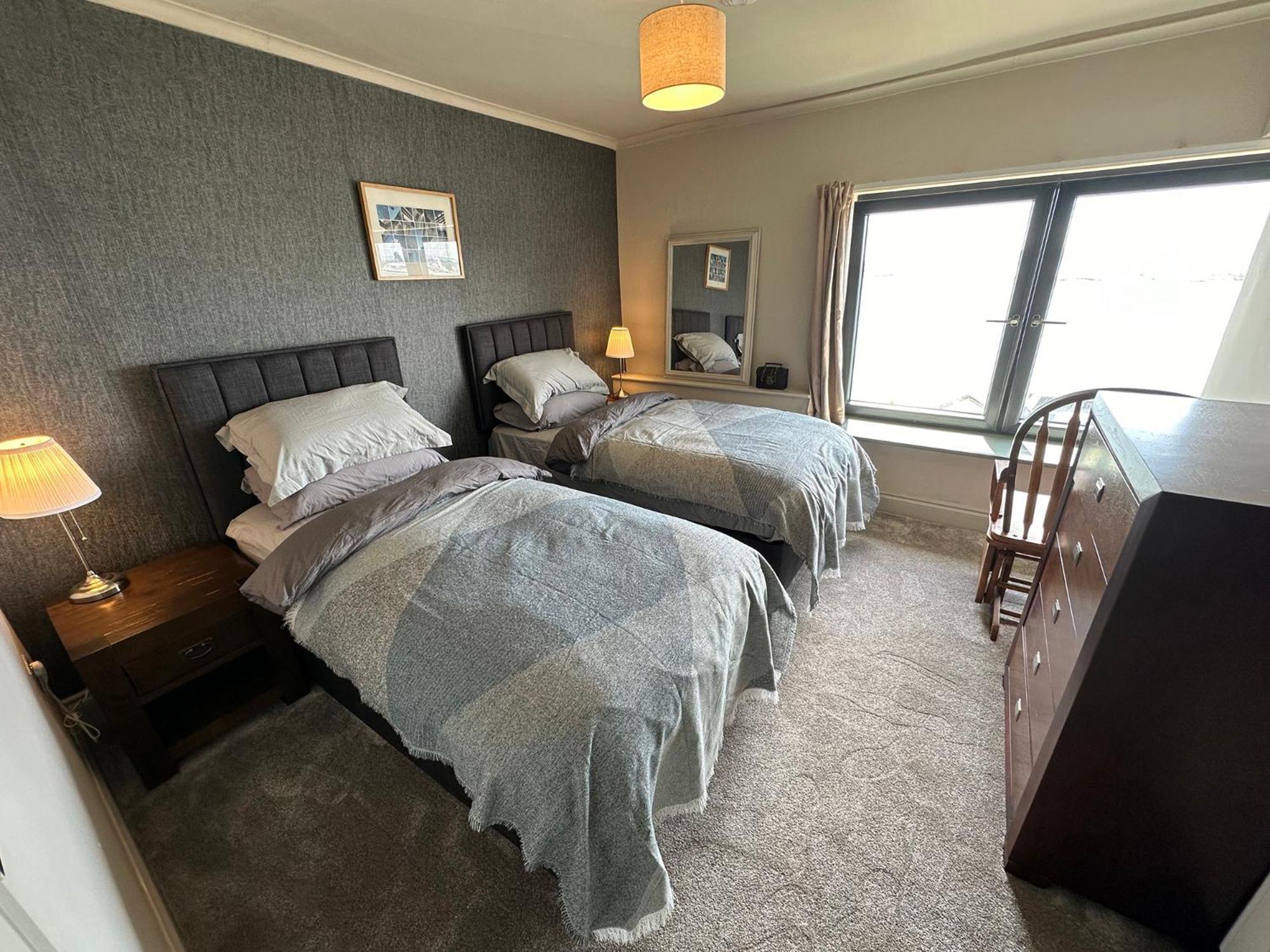 Готель Westways House Ков Екстер'єр фото